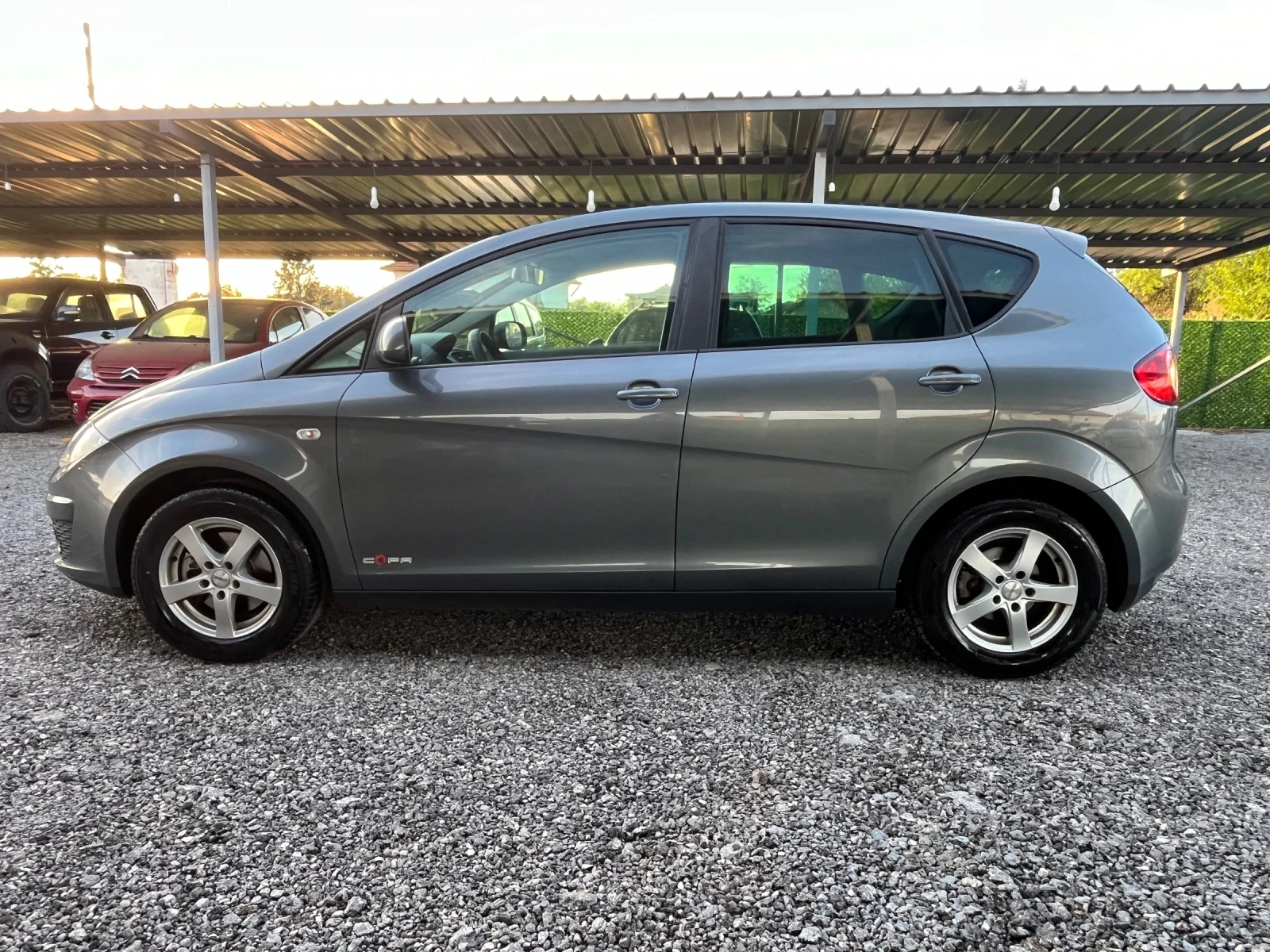 Seat Altea 1.6TDI, снимка 4 - Автомобили и джипове - 56584555
