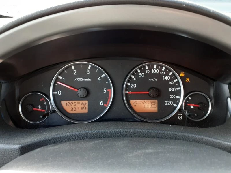 Nissan Pathfinder 2.5dci, снимка 8 - Автомобили и джипове - 45944427