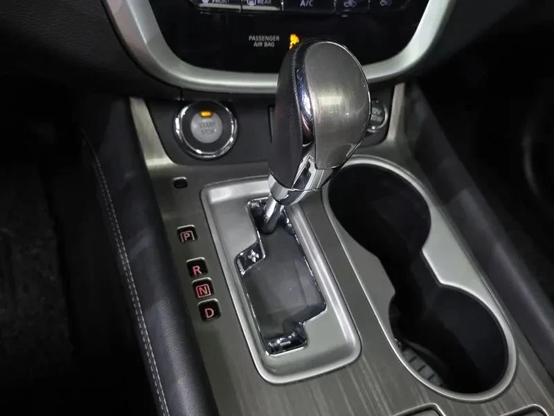 Nissan Murano, снимка 9 - Автомобили и джипове - 56690363