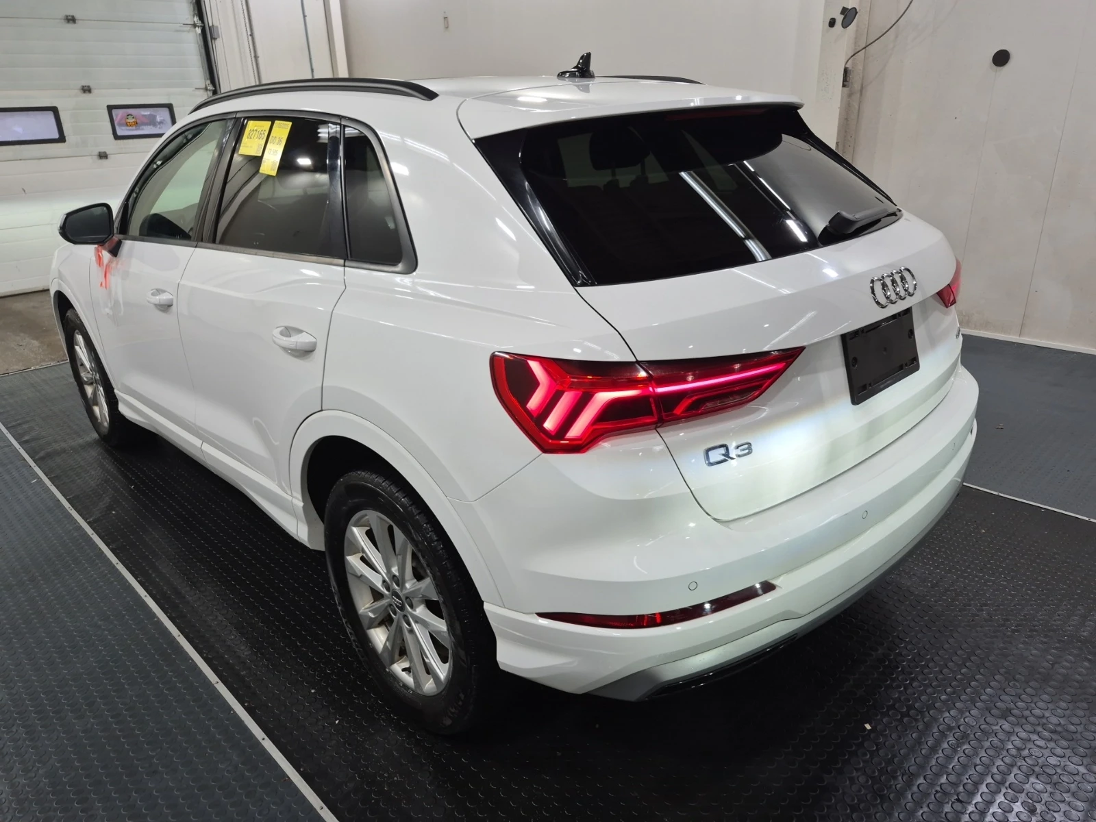 Audi Q3 * CARFAX *    | Mobile.bg   5