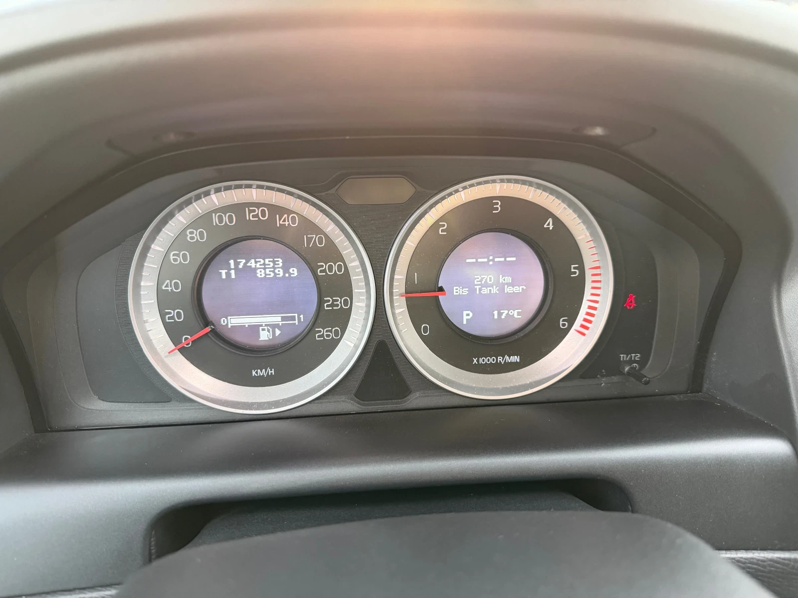 Volvo XC60 2.4 - 4x4  | Mobile.bg   15