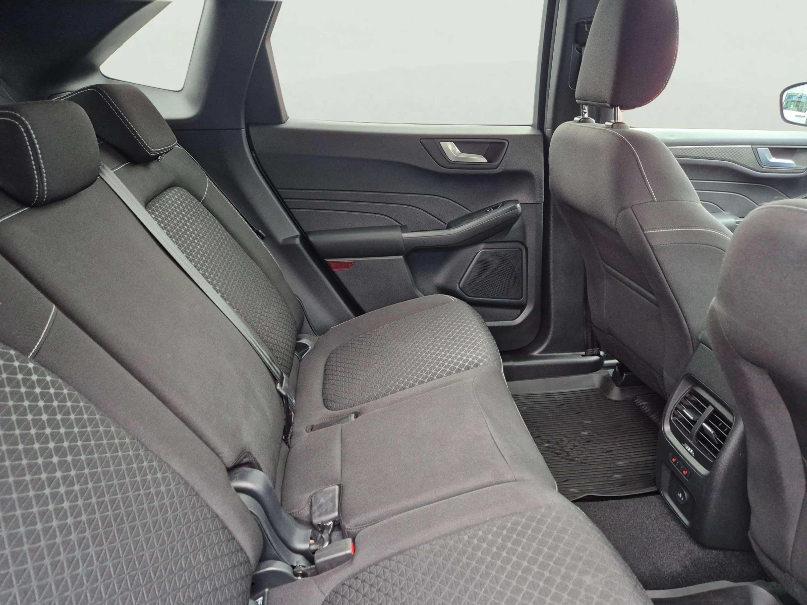 Ford Kuga 2.5 FHEV - изображение 9