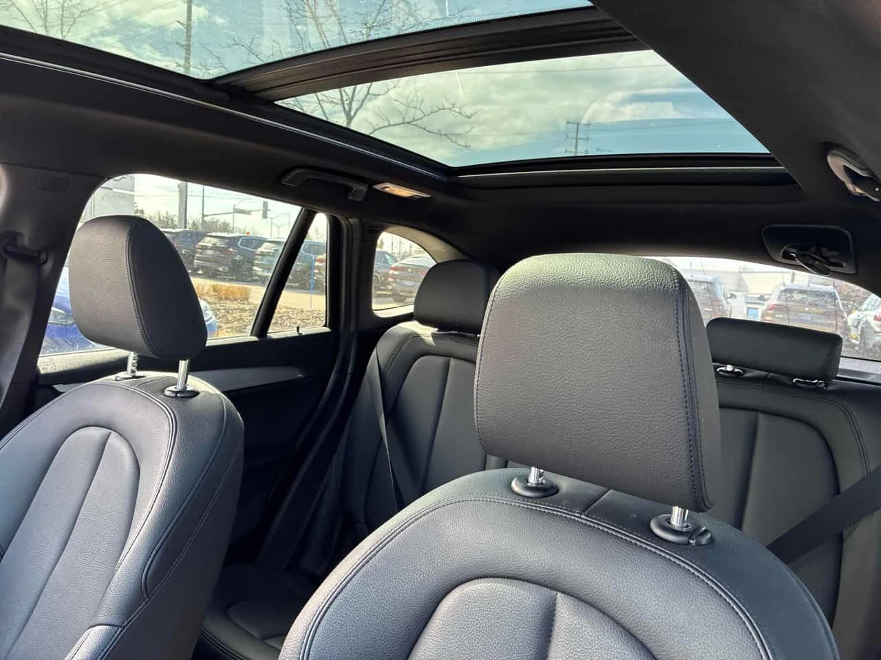 BMW X1 * xDrive28i * CARFAX * ПОДГРЕВИ * КАМЕРА * ПАМЕТ, снимка 11 - Автомобили и джипове - 54042260