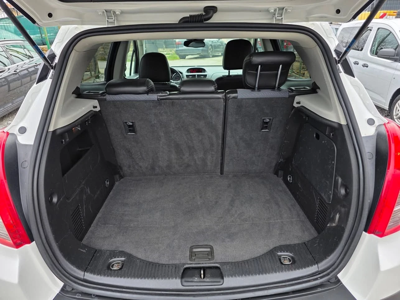 Opel Mokka 1.7CDTI 130K.C. 4X4 / КСЕНОН / ПОЛУ КОЖА / ПОДГРЕВ, снимка 14 - Автомобили и джипове - 54086075