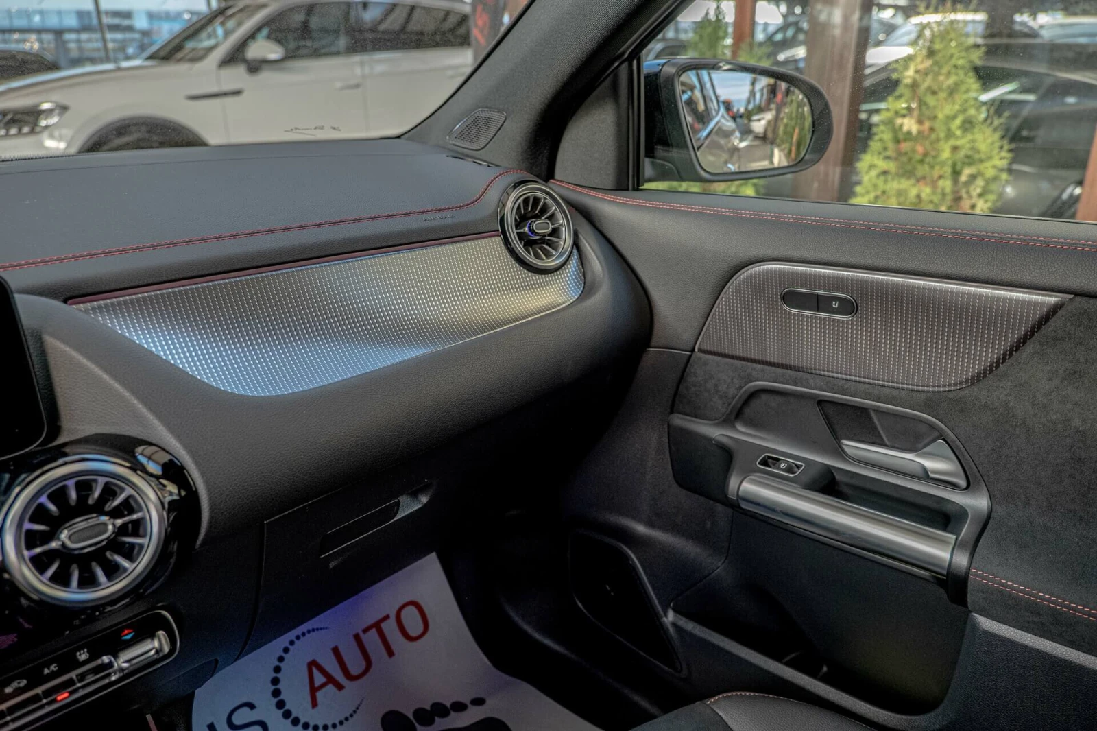 Mercedes-Benz EQA 300/4Matic/Advanced Plus/Ambient/MBUX/Камера, снимка 10 - Автомобили и джипове - 54339197