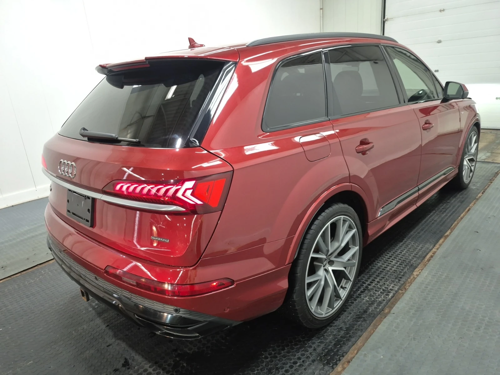 Audi Q7 TECHNIK * ДИСТРОНИК* 360 КАМЕРА* ОБДУХВАНЕ* ПАНОРА, снимка 4 - Автомобили и джипове - 55332098