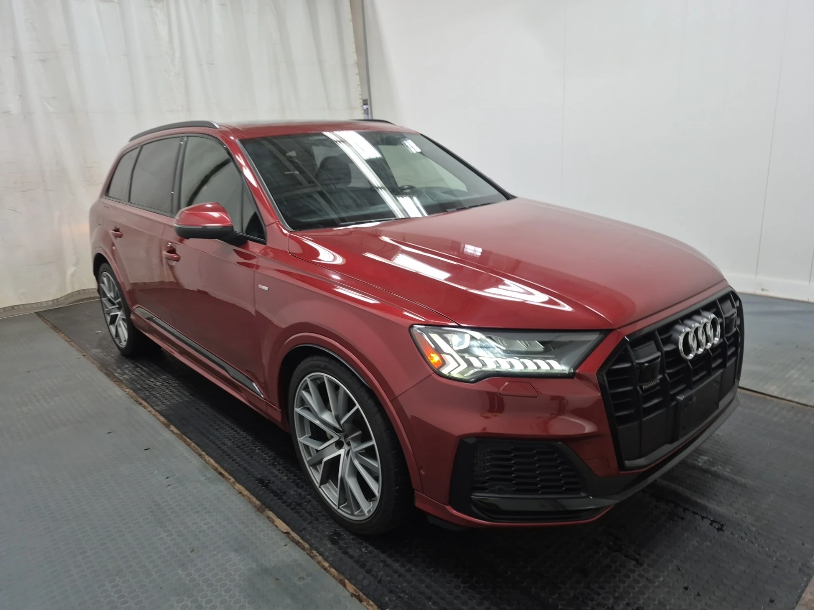 Audi Q7 TECHNIK * ДИСТРОНИК* 360 КАМЕРА* ОБДУХВАНЕ* ПАНОРА, снимка 3 - Автомобили и джипове - 55332098