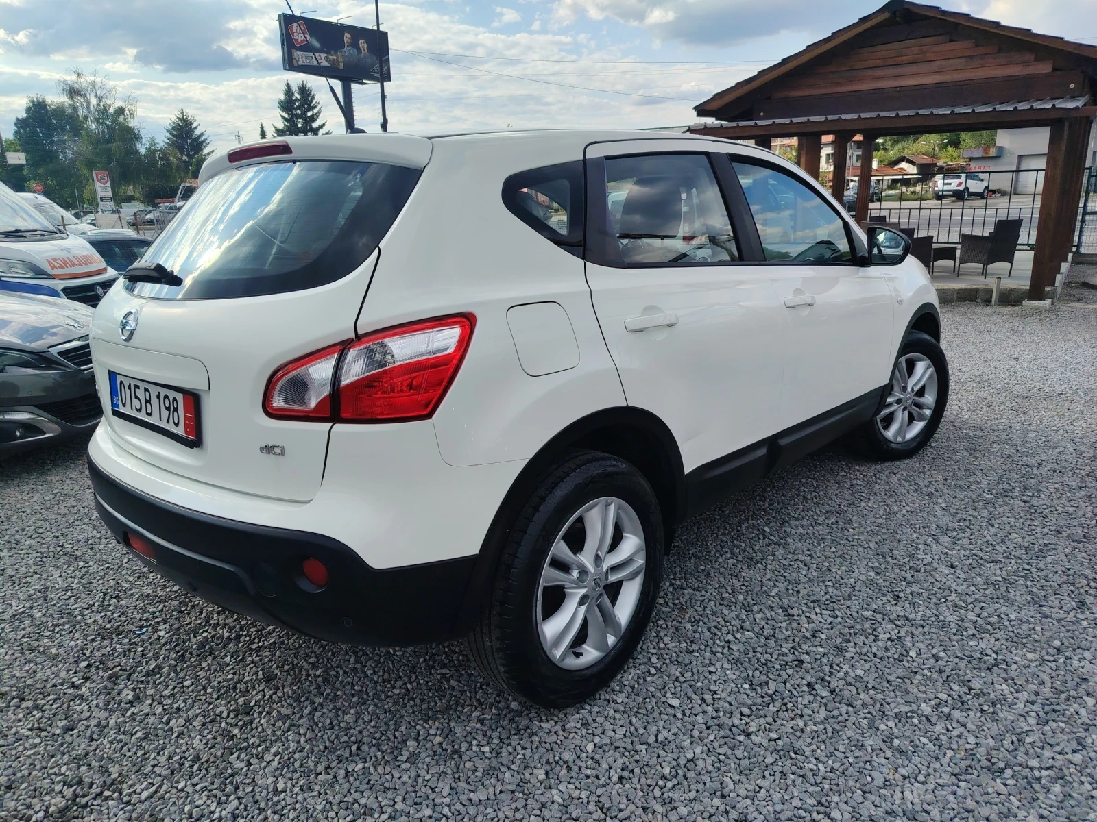 Nissan Qashqai 1.5 DCI Face , снимка 11 - Автомобили и джипове - 55397051