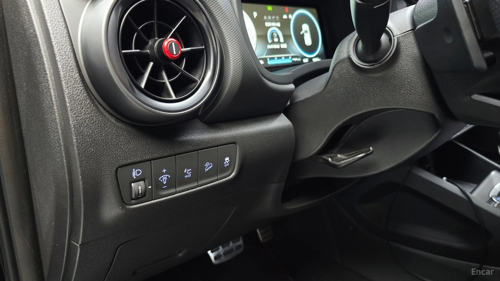 Hyundai Kona 1.6 T* INSCRIPTION* N LINE* ПОДГРЕВ* ОБДУХВ* PANO*, снимка 14 - Автомобили и джипове - 55480020