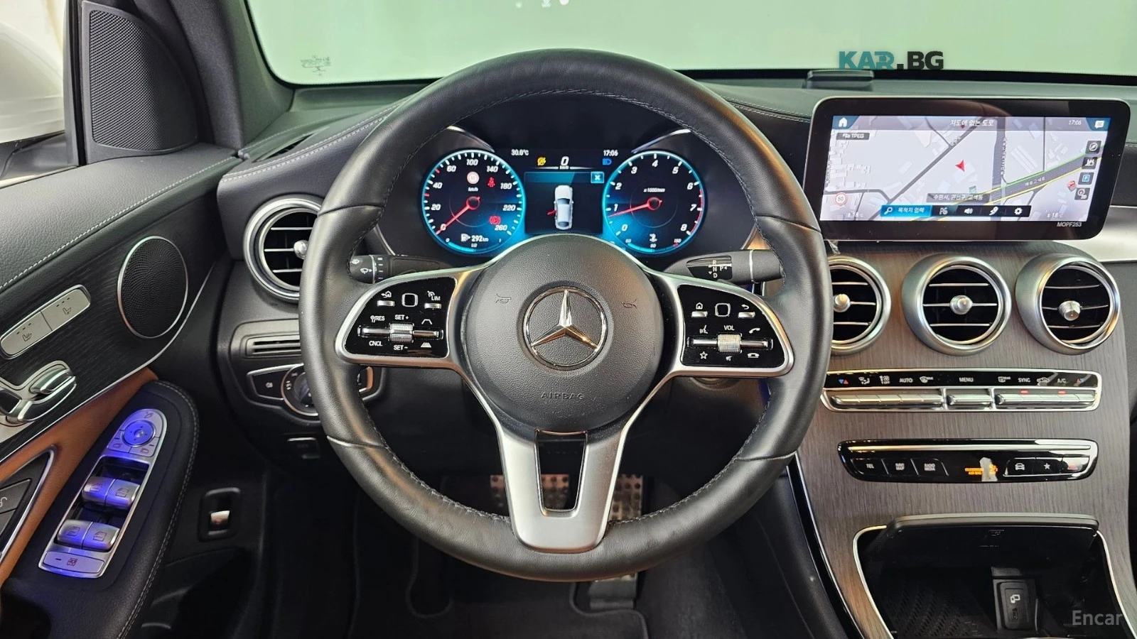 Mercedes-Benz GLC 300 AMG* DIGITAL* HEADUP* КАМЕРА* ПАНО, снимка 13 - Автомобили и джипове - 56170085
