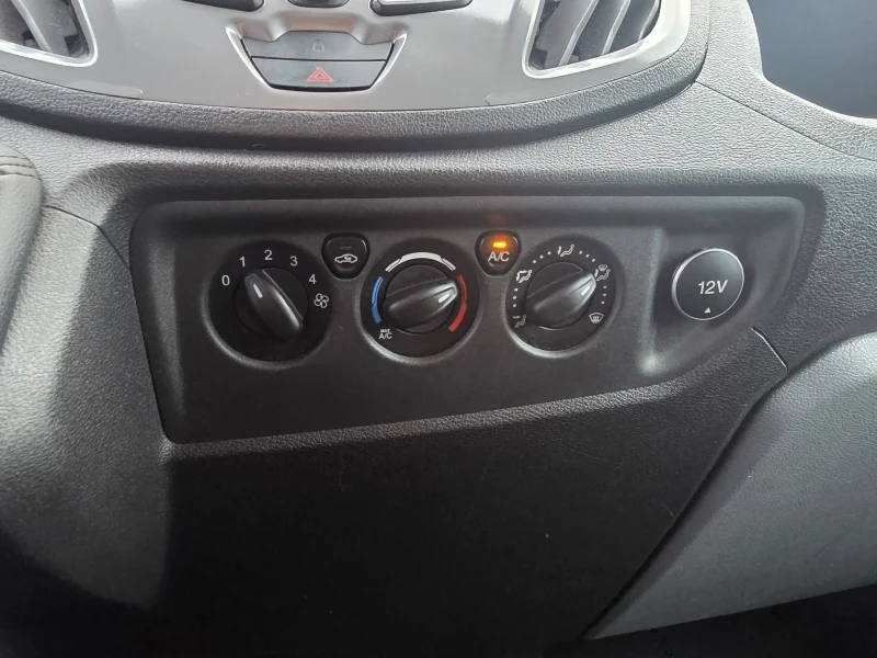 Ford Transit 2.2TDCI L3H3, снимка 17 - Бусове и автобуси - 53449405