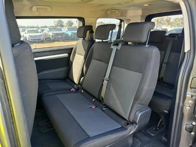 Peugeot Traveller e-Traveller L2  9 места   75kWh   DC   парктроник, снимка 8 - Бусове и автобуси - 55977396