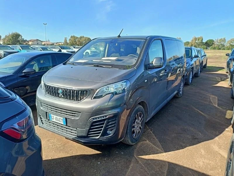 Peugeot Traveller e-Traveller L2  9 места   75kWh   DC   парктроник