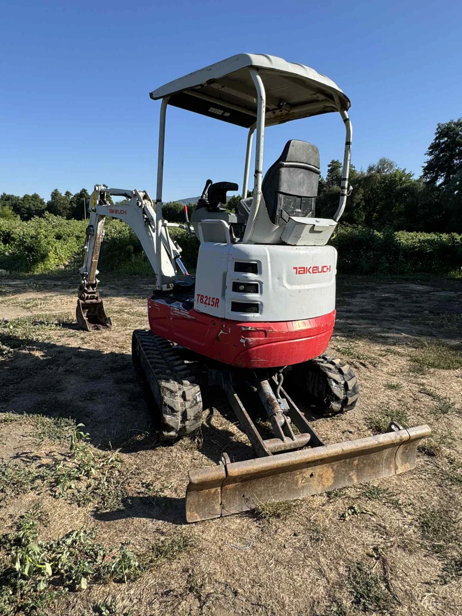 Багер Takeuchi TB215 - изображение 3