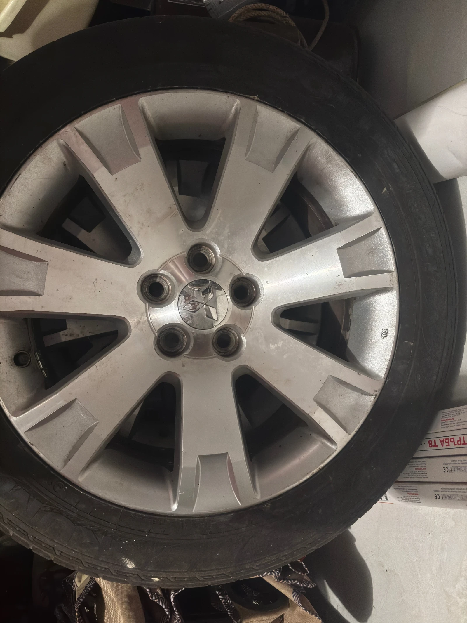    225/55R18  Mitsubishi | Mobile.bg   1