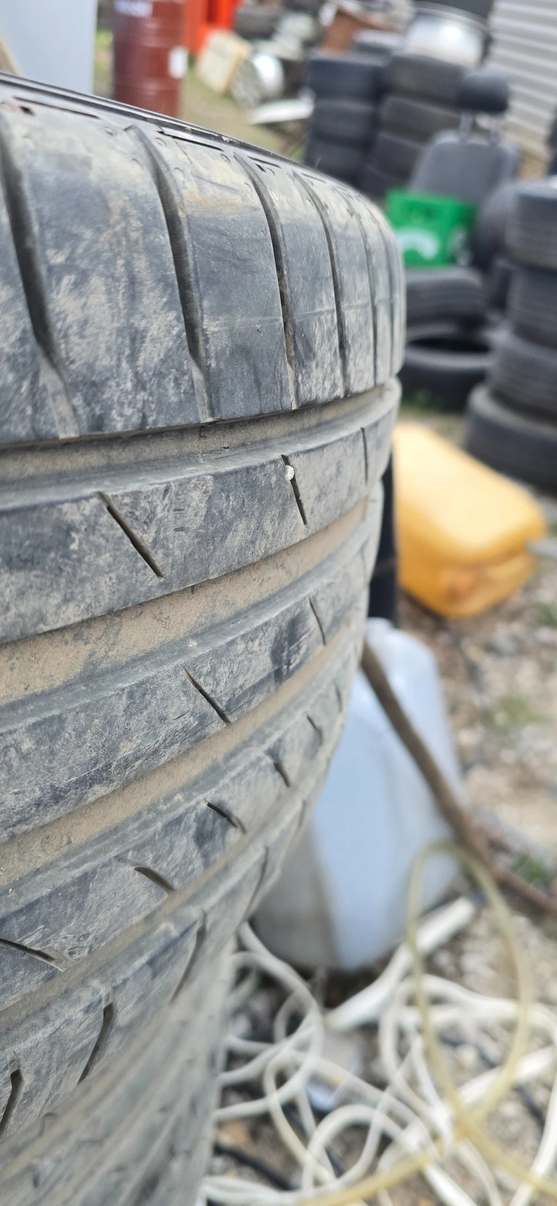 Гуми Летни 255/45R18, снимка 2 - Гуми и джанти - 53989536