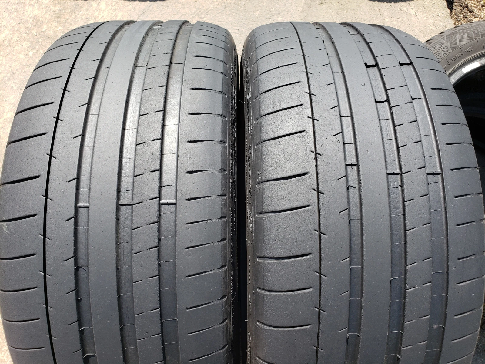 Гуми Летни 245/35R20, снимка 2 - Гуми и джанти - 54250576