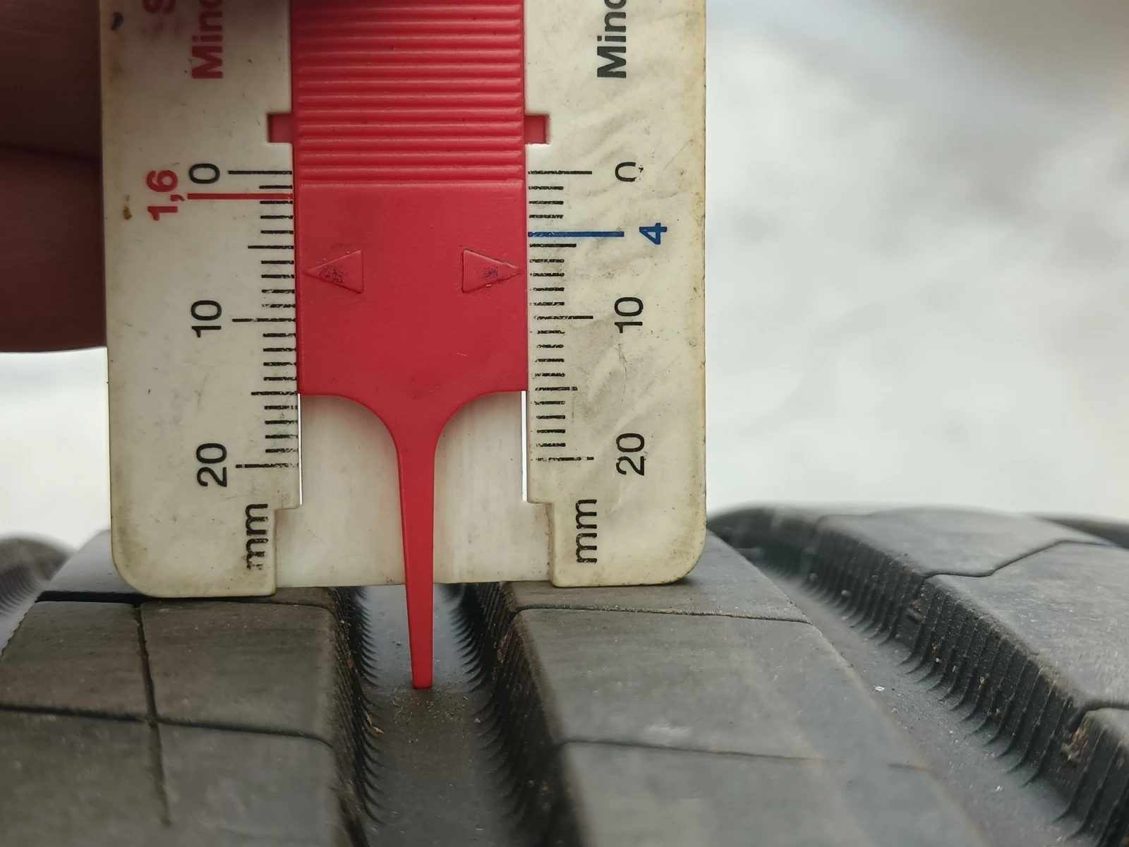 Гуми Летни 215/55R17, снимка 3 - Гуми и джанти - 54526672