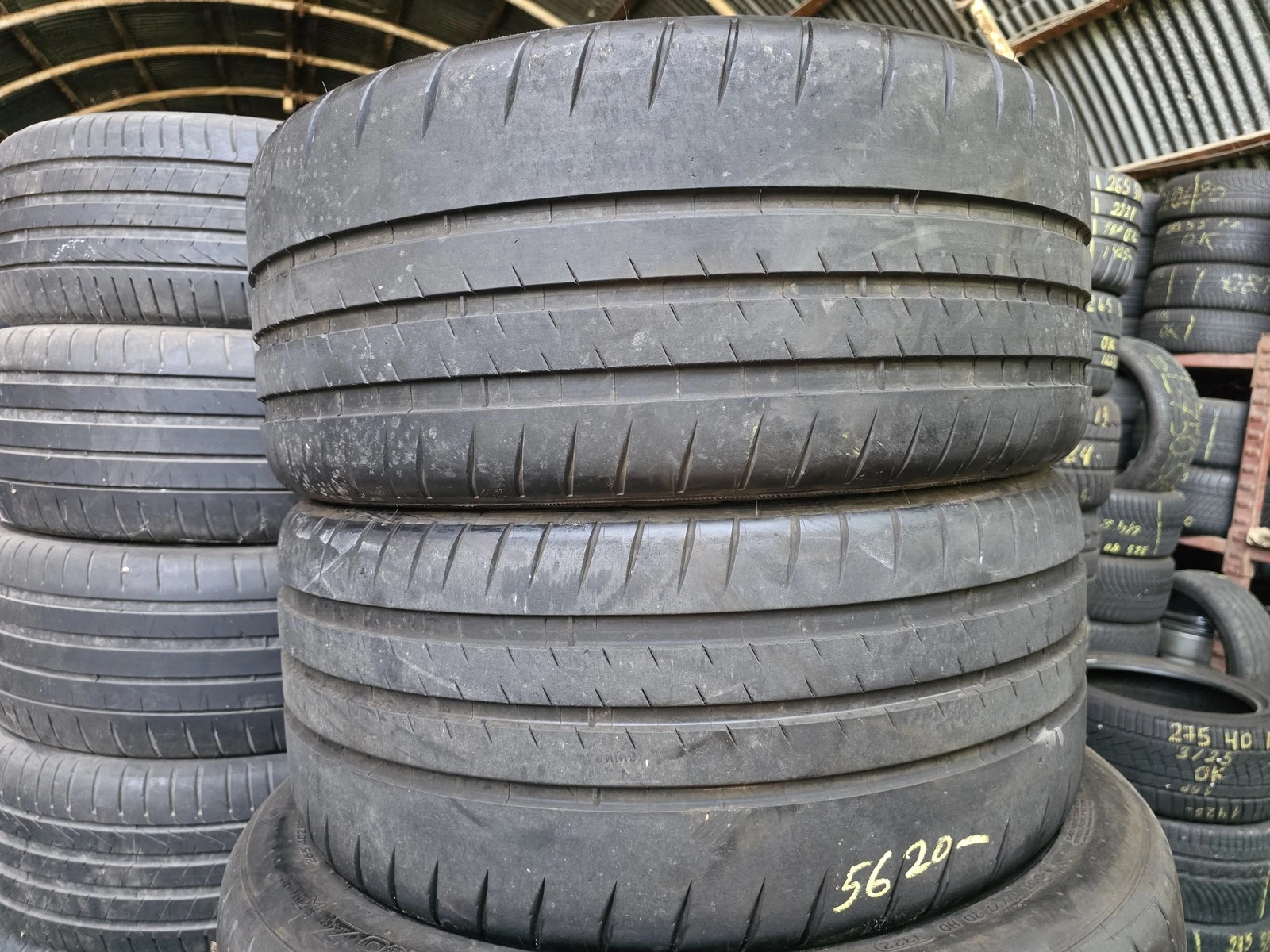 Гуми Летни 235/35R19, снимка 5 - Гуми и джанти - 56724769