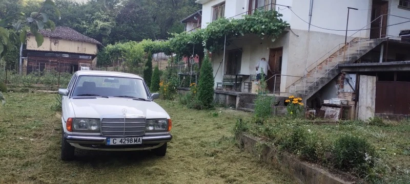 Mercedes-Benz 123 300D, снимка 5 - Автомобили и джипове - 44621133