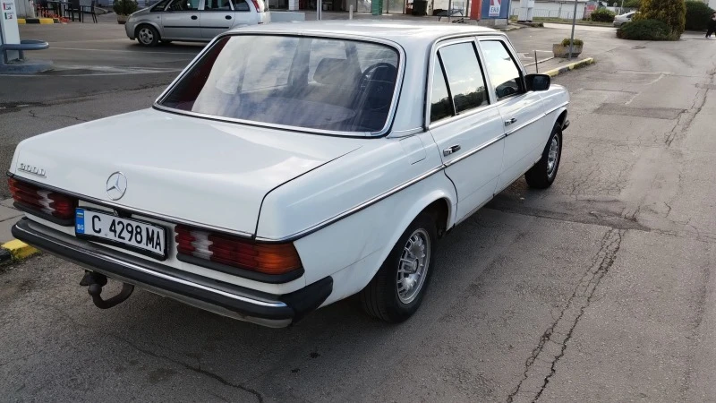 Mercedes-Benz 123 300D, снимка 3 - Автомобили и джипове - 44621133