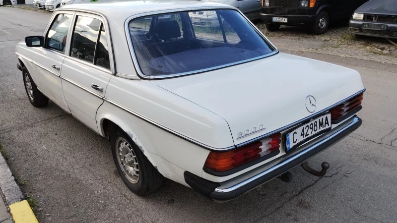 Mercedes-Benz 123 300D, снимка 4 - Автомобили и джипове - 44621133