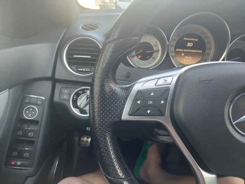 Mercedes-Benz C 200  AMG  , снимка 10 - Автомобили и джипове - 49694054