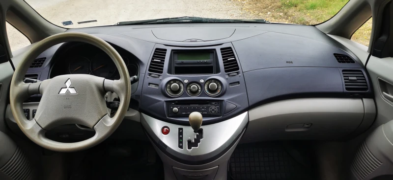 Mitsubishi Grandis 2.4 АВТОМАТ * Газ* , снимка 8 - Автомобили и джипове - 47821090