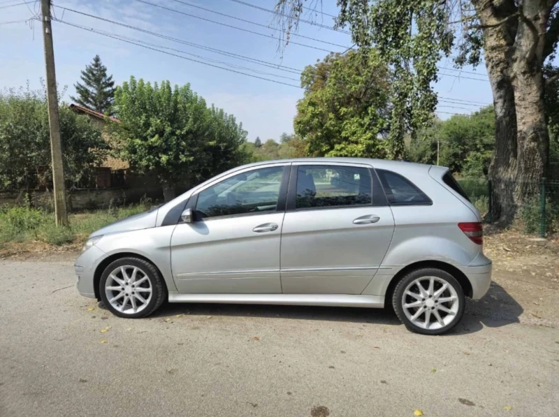 Mercedes-Benz B 200 CDI Avtomat, снимка 4 - Автомобили и джипове - 47955213