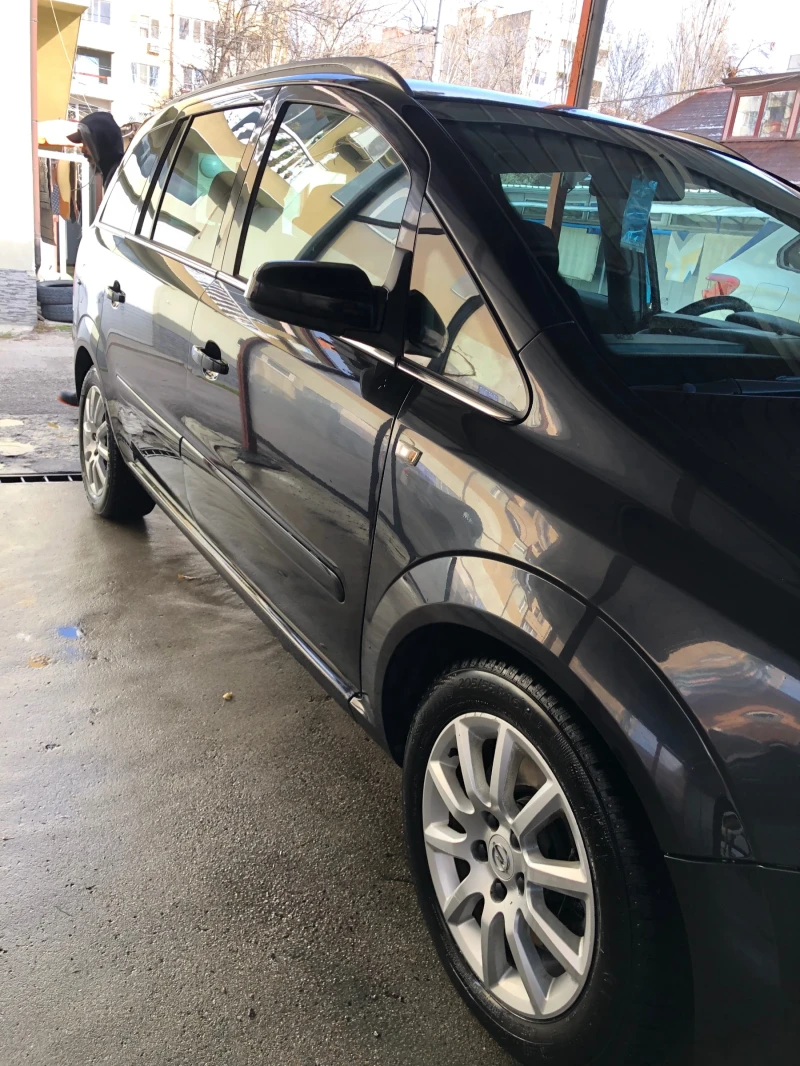 Opel Zafira Opel zafira 1.9 Ctdi 7 MECTEH, снимка 17 - Автомобили и джипове - 48703342