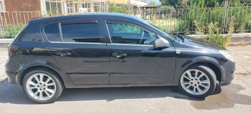 Opel Astra H, снимка 3 - Автомобили и джипове - 52643637