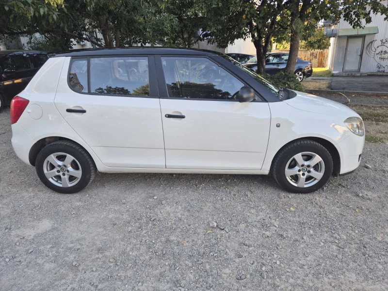 Skoda Fabia 1.2, снимка 10 - Автомобили и джипове - 52503158