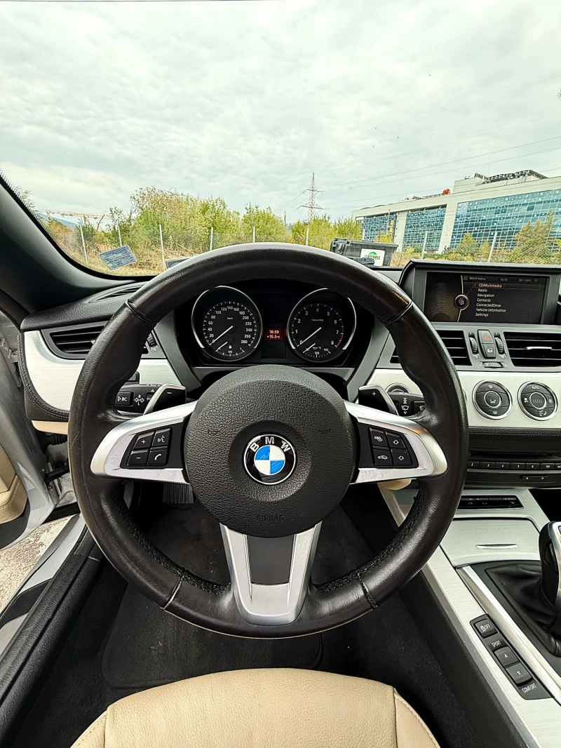 BMW Z4, снимка 9 - Автомобили и джипове - 52576377
