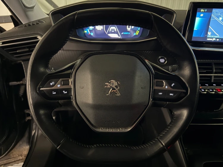 Peugeot 2008 Еlectric 50KW, SOH-92%, ALLURE, НАЛИЧЕН  - изображение 8