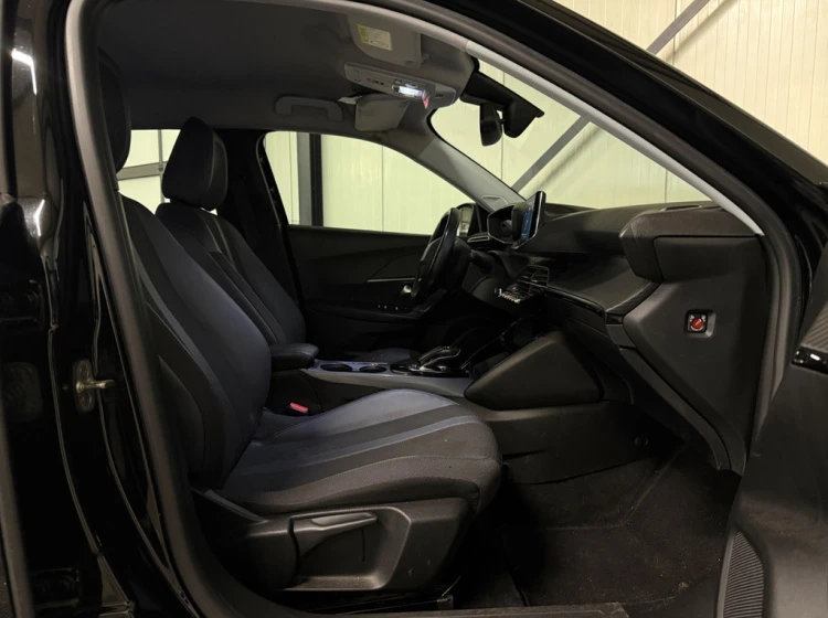 Peugeot 2008 Еlectric 50KW, SOH-92%, ALLURE, НАЛИЧЕН  - изображение 7