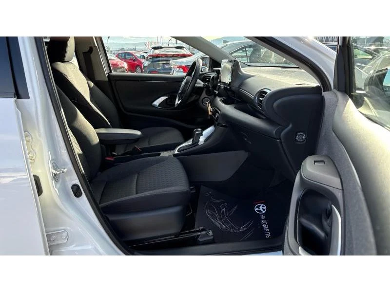 Toyota Yaris 1.5HSD TREND, снимка 6 - Автомобили и джипове - 55048629
