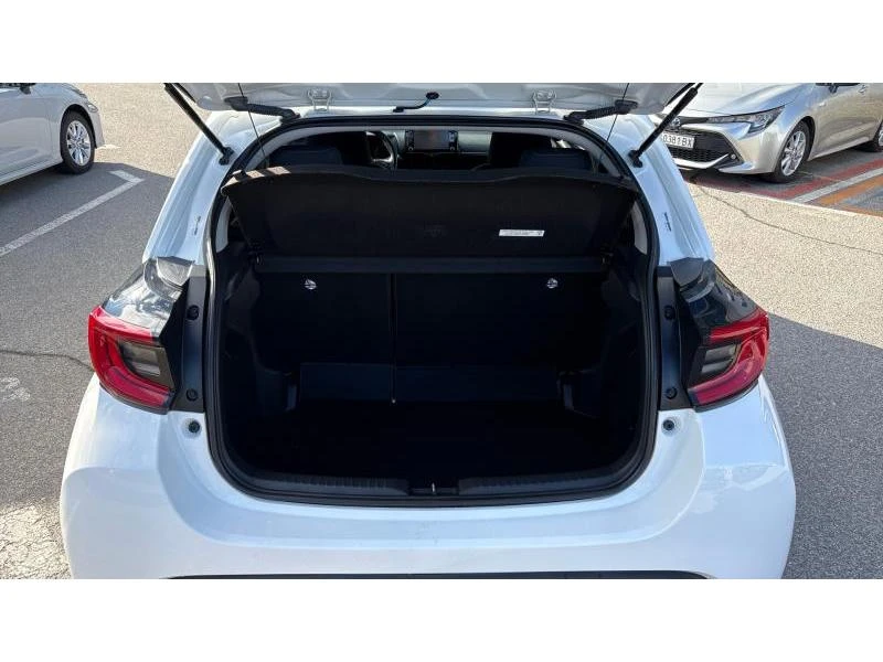 Toyota Yaris 1.5HSD TREND, снимка 10 - Автомобили и джипове - 55048629