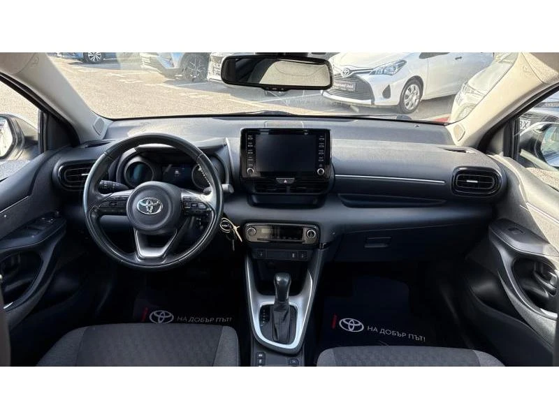 Toyota Yaris 1.5HSD TREND, снимка 8 - Автомобили и джипове - 55048629