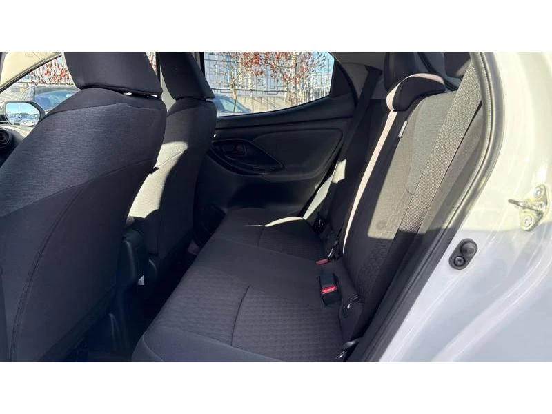 Toyota Yaris 1.5HSD TREND, снимка 11 - Автомобили и джипове - 55048629