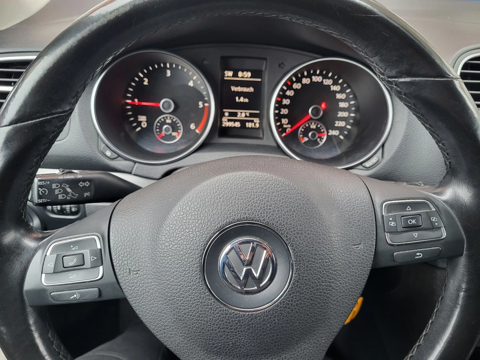 VW Golf 1.6 ТДИ 105КОНЯ  - изображение 9