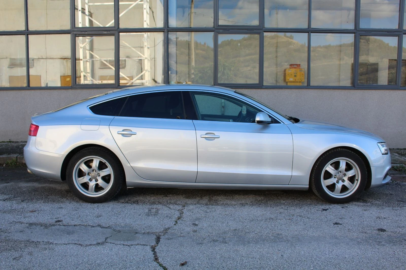 Audi A5 Sportback , снимка 7 - Автомобили и джипове - 49967918