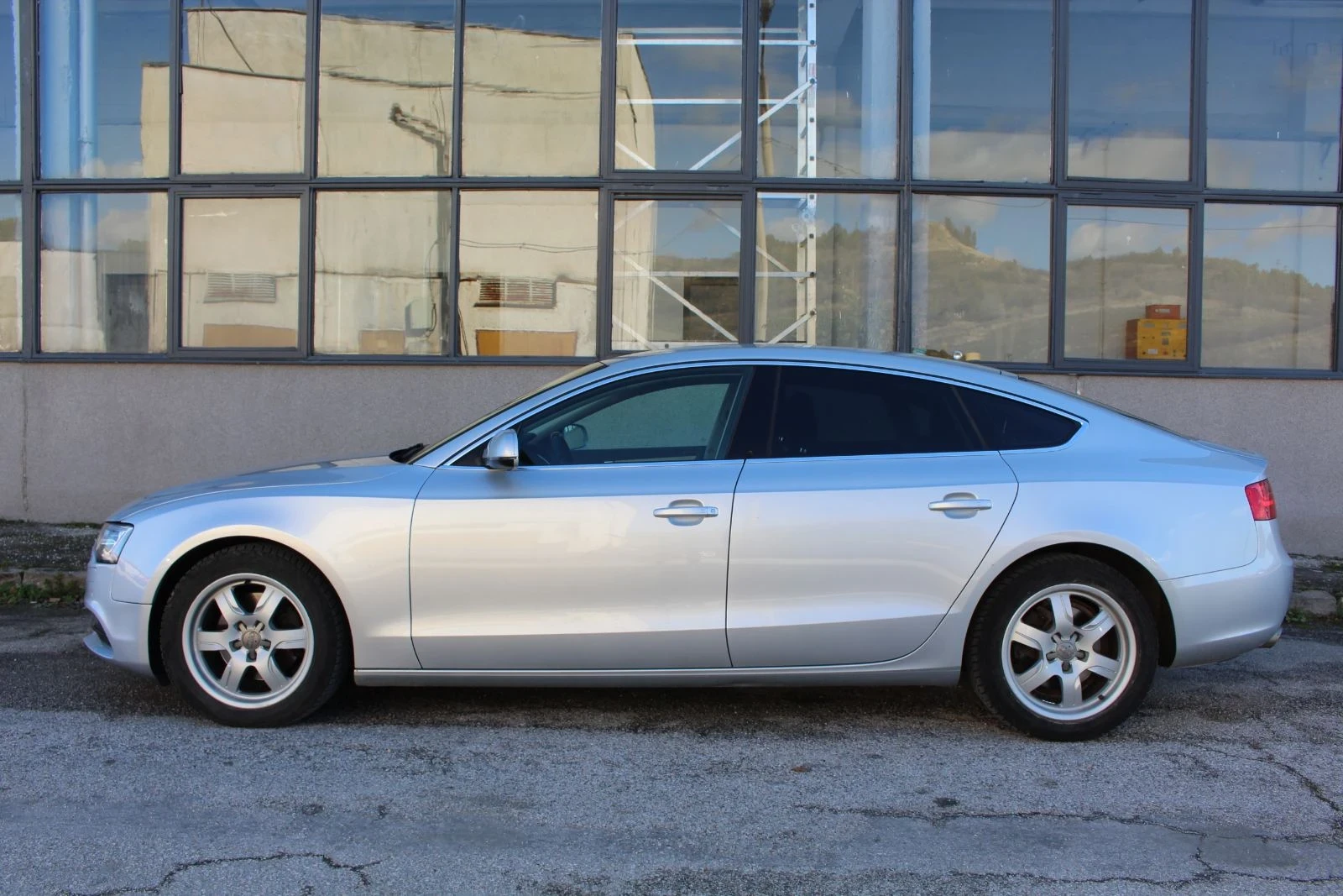 Audi A5 Sportback , снимка 3 - Автомобили и джипове - 49967918