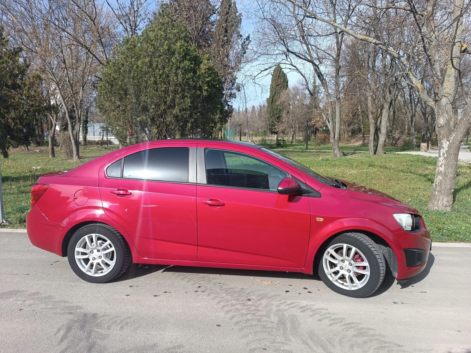 Chevrolet Aveo T300 - изображение 3