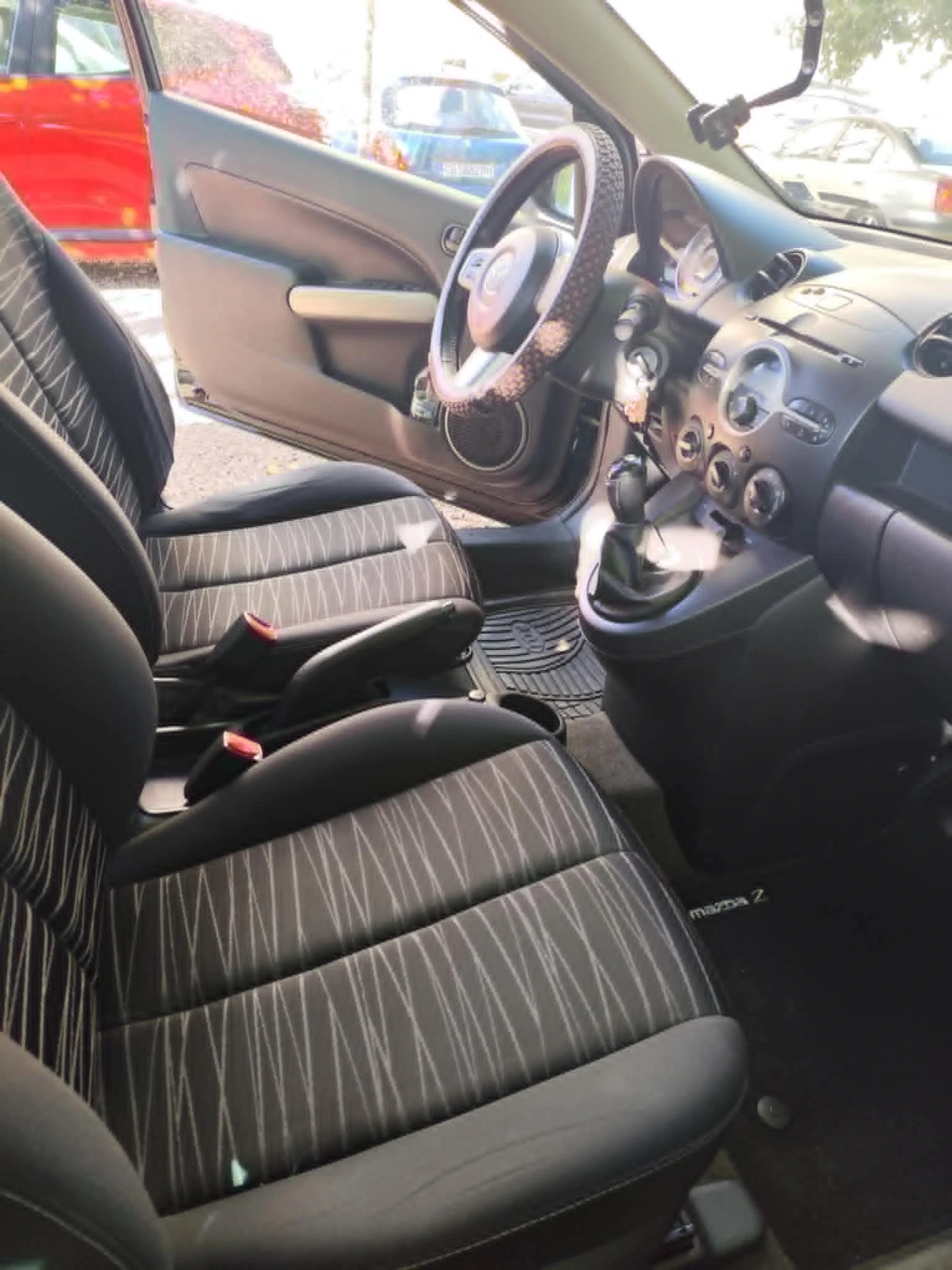 Mazda 2  - изображение 10