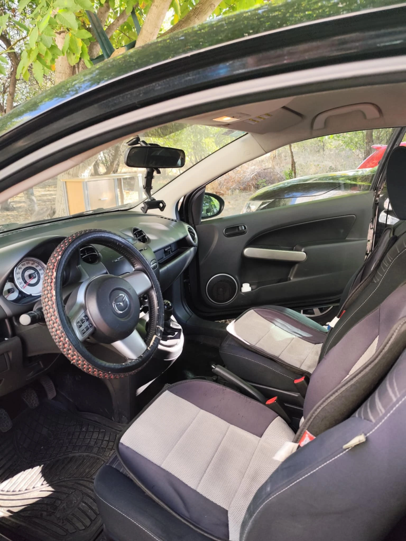 Mazda 2  - изображение 4