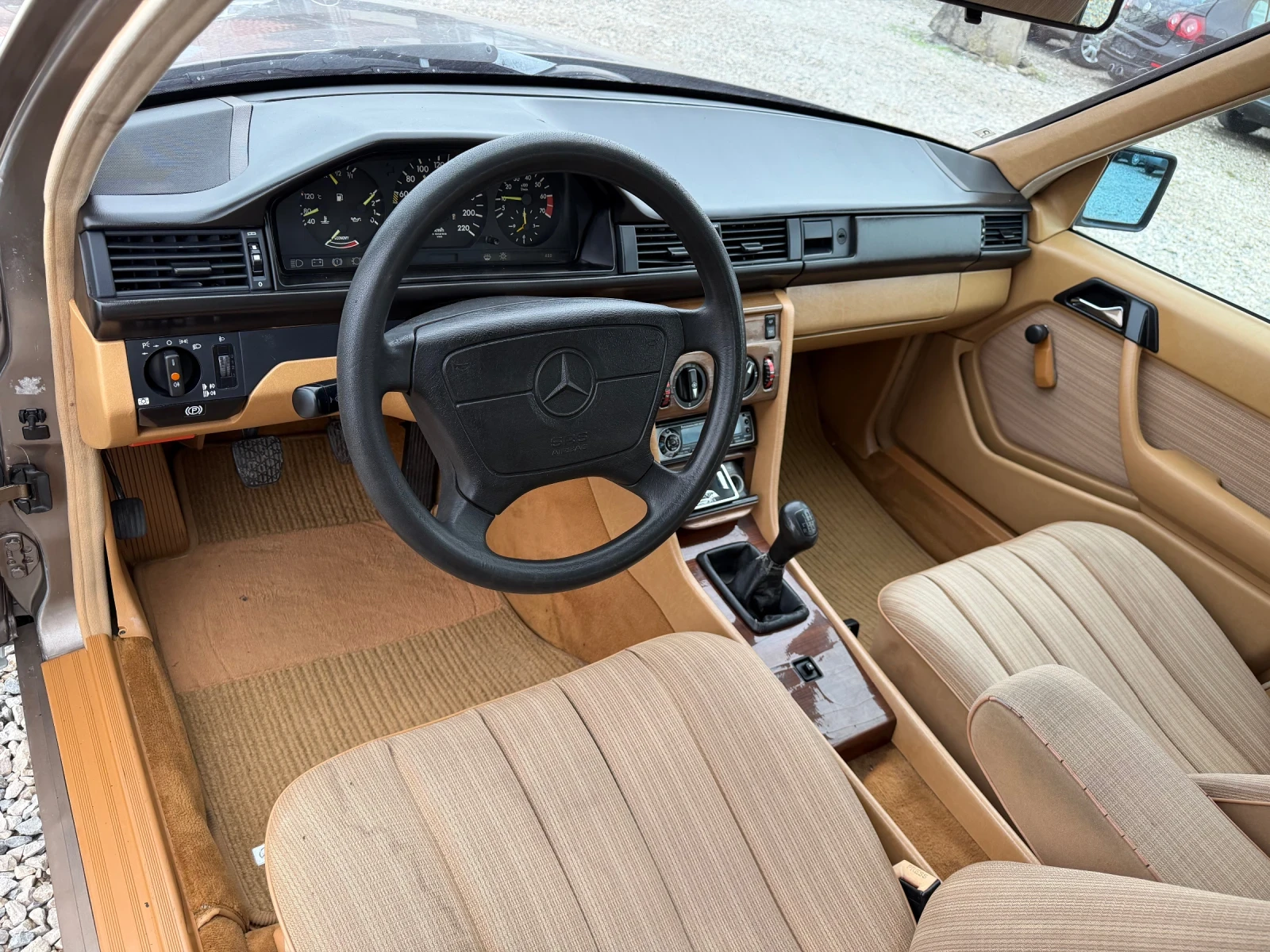 Mercedes-Benz 124 2.3i-150PS | Mobile.bg   10