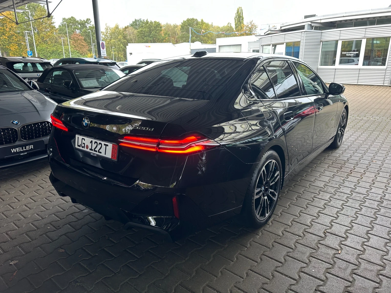 BMW 520 xDrive/  12.2029 /M-SPORT/ SHADOW LINE/ | Mobile.bg   3