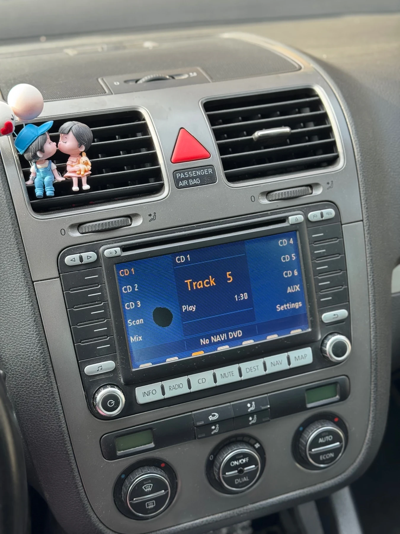 VW Golf Автоматик DSG - изображение 7