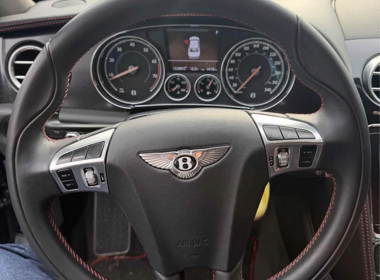 Bentley Flying Spur 6L 12cyl AWD - изображение 7