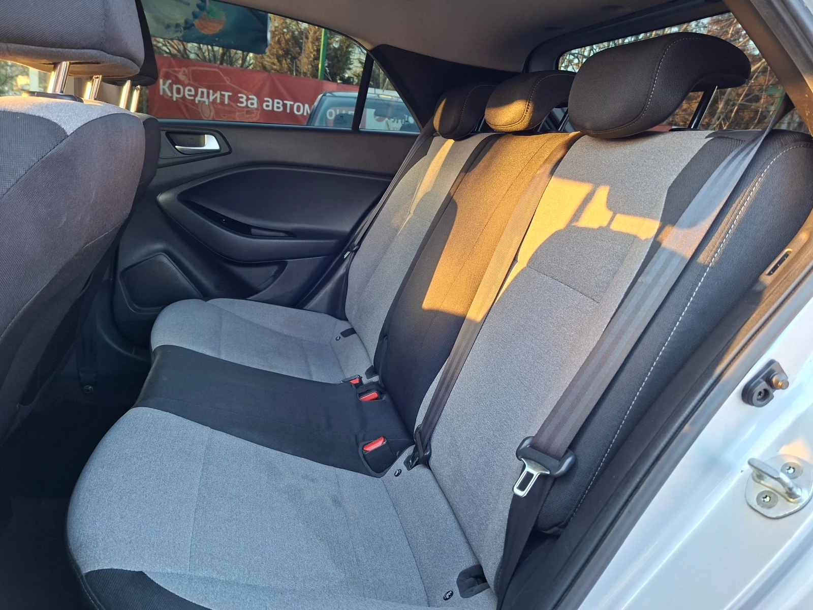 Hyundai I20 1.1CRDI* 6-Speed* , снимка 10 - Автомобили и джипове - 53737946